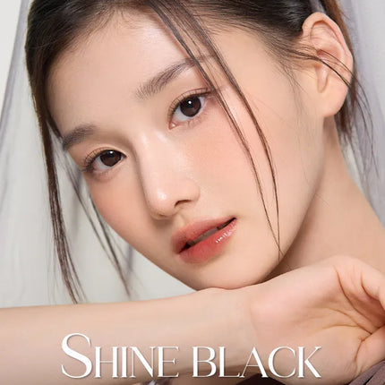 Close up of OLENS Shine Black 1Day lens showing 13.0mm graphic diameter